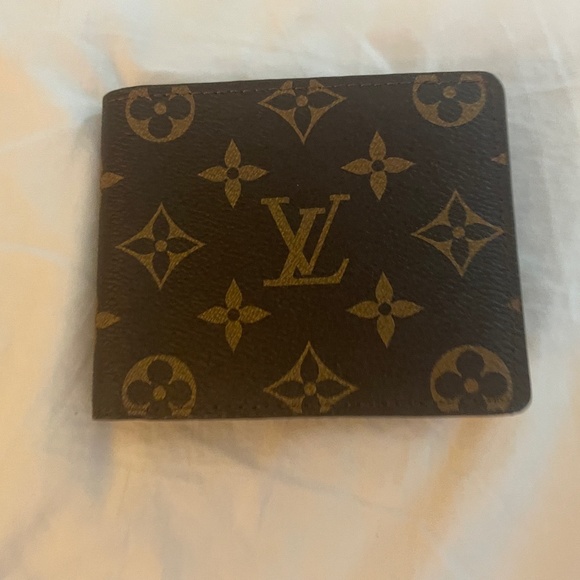 Louis Vuitton Multiple Wallet - Picture 1 of 3